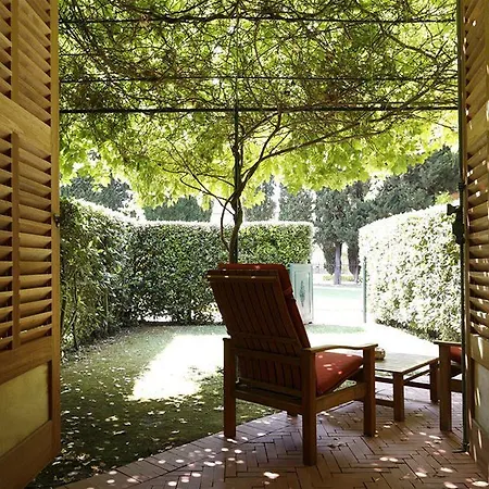 De L'abbaye De La Celle - Les Collectionneurs Hotel